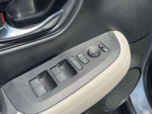Certified 2024 Honda HR-V LX image 13