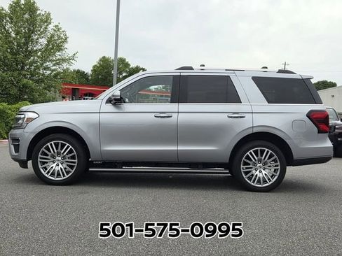 Used 2024 Ford Expedition Limited AWD/4WD image 8