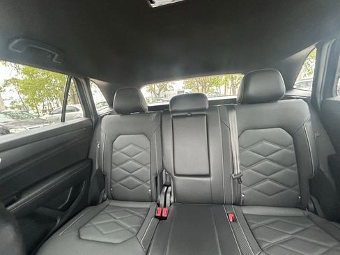 Certified 2024 Volkswagen Atlas Cross Sport SE image 13