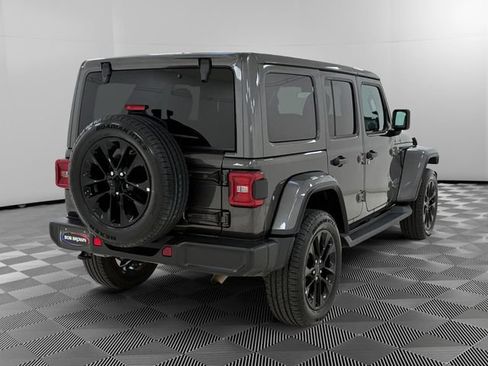 Used 2025 Jeep Wrangler Unlimited Sahara AWD/4WD image 5