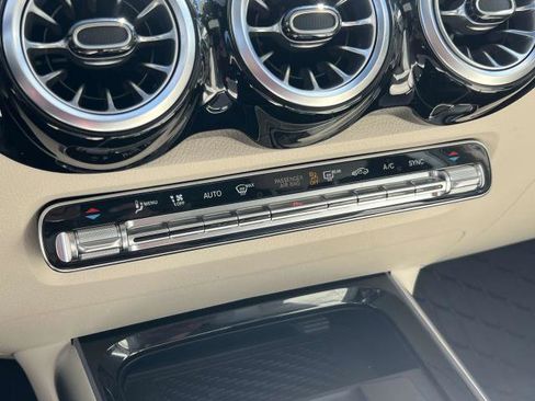 Certified 2024 Mercedes-Benz GLB 250 4MATIC image 33