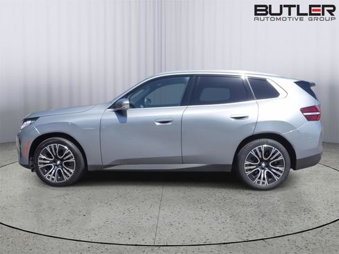 Used 2025 BMW X3 xDrive30i w/ Premium Package AWD/4WD image 3