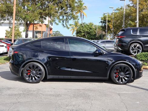 Used 2023 Tesla Model Y Long Range image 18