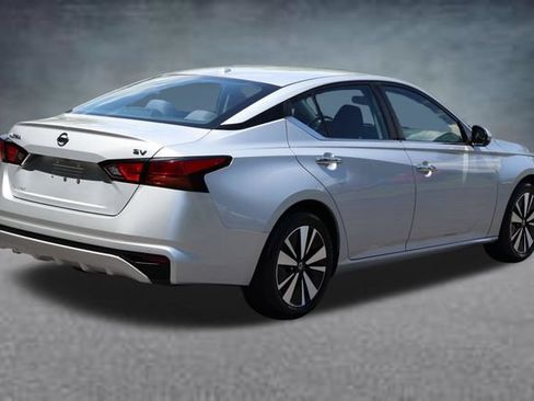 Used 2021 Nissan Altima 2.5 SV FWD image 3