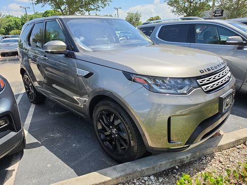 Used 2017 Land Rover Discovery HSE AWD/4WD image 18