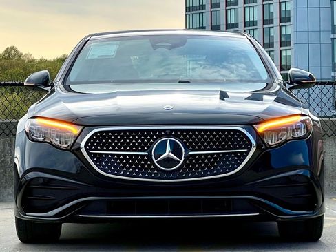 Certified 2025 Mercedes-Benz E 350 4MATIC Sedan image 3