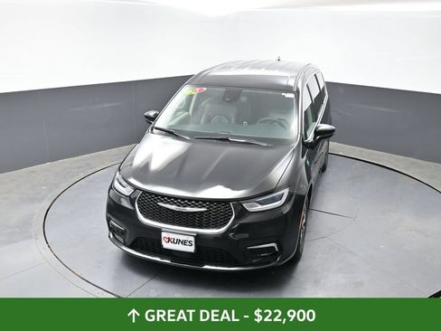 Used 2023 Chrysler Pacifica Touring-L FWD image 51