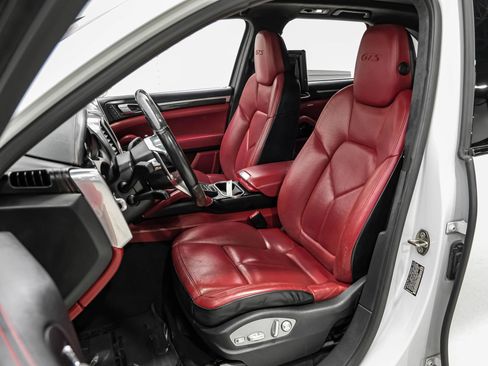 Used 2016 Porsche Cayenne GTS image 41
