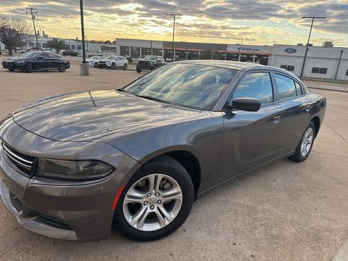 Used 2023 Dodge Charger SXT image 1