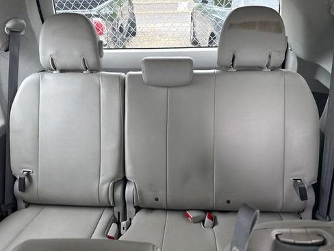 Used 2013 Toyota Sienna XLE FWD image 16