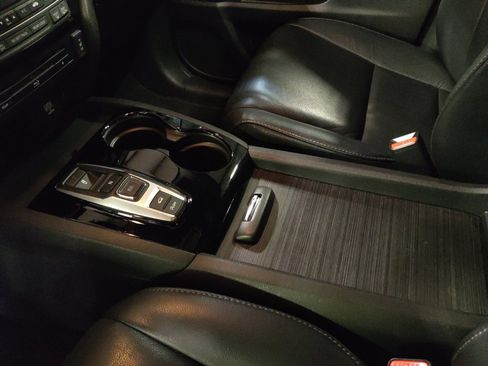 Used 2017 Honda Pilot Touring image 26