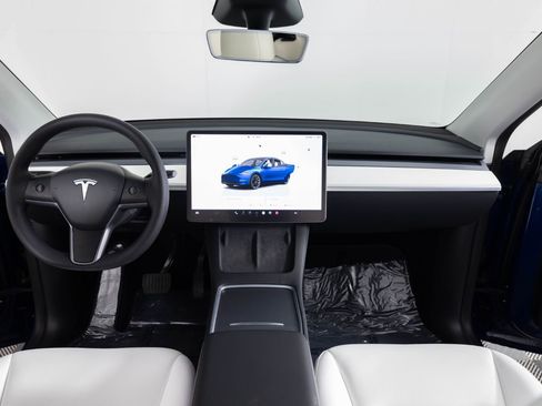 Used 2024 Tesla Model Y Long Range image 34