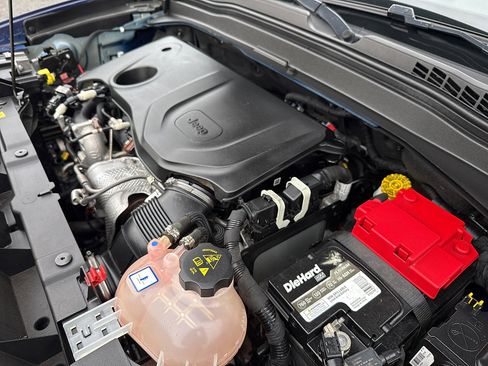 Used 2019 Jeep Renegade Limited w/ UConnect 8.4 Nav Group image 6