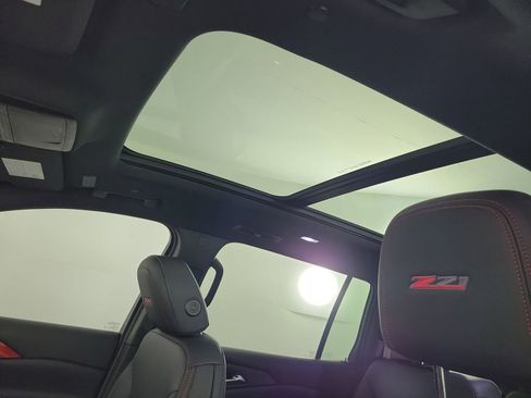 Used 2025 Chevrolet Traverse Z71 w/ Driver Confidence Package image 17