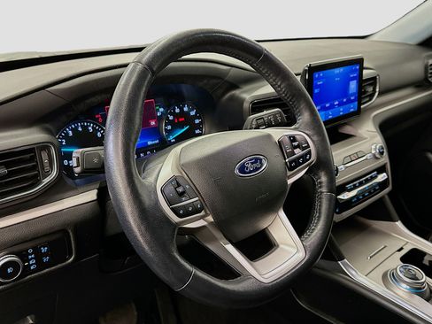 Used 2023 Ford Explorer XLT w/ Equipment Group 202A image 18