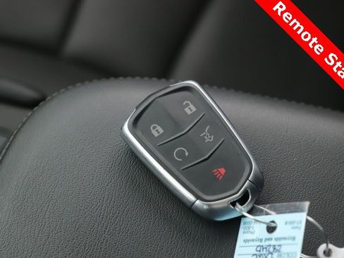 Used 2025 Cadillac XT5 Premium Luxury image 3