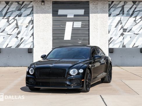 Used 2024 Bentley Flying Spur V8 image 5