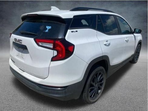 Used 2024 GMC Terrain SLE w/ Elevation Edition FWD image 7