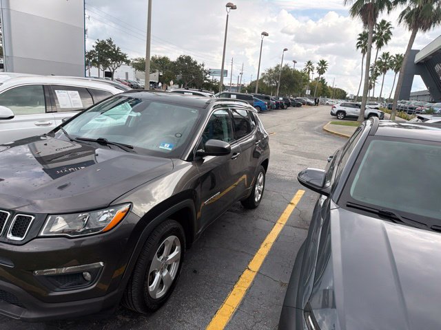 Used 2019 Jeep Compass Latitude AWD/4WD image 1