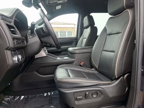 Used 2023 GMC Yukon XL SLT image 13