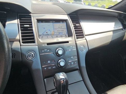 Used 2017 Ford Taurus SEL w/ Equipment Group 201A FWD image 21
