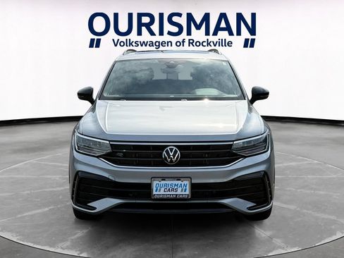 Used 2023 Volkswagen Tiguan SE R-Line FWD image 8