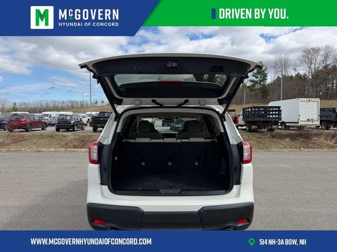Used 2024 Subaru Ascent Premium w/ Convenience Package AWD/4WD image 3