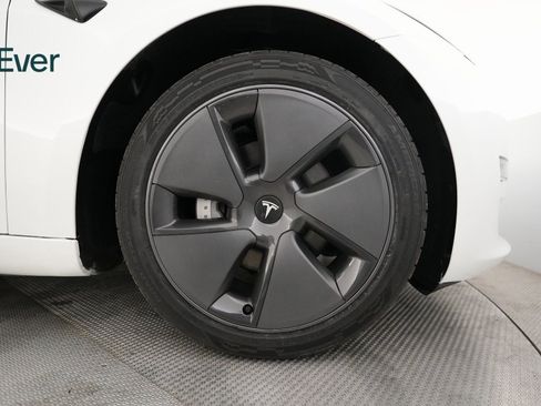 Used 2023 Tesla Model 3 Standard Range image 17
