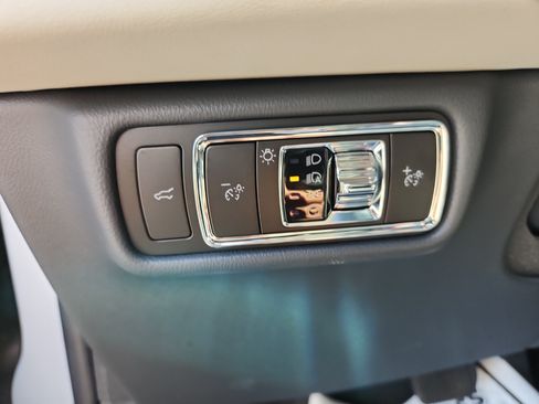 Used 2025 Lincoln Aviator Reserve w/ Luxury Package RWD image 29