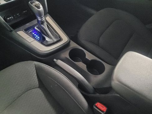 Used 2020 Hyundai Elantra SE w/ Cargo Package (C1) image 26