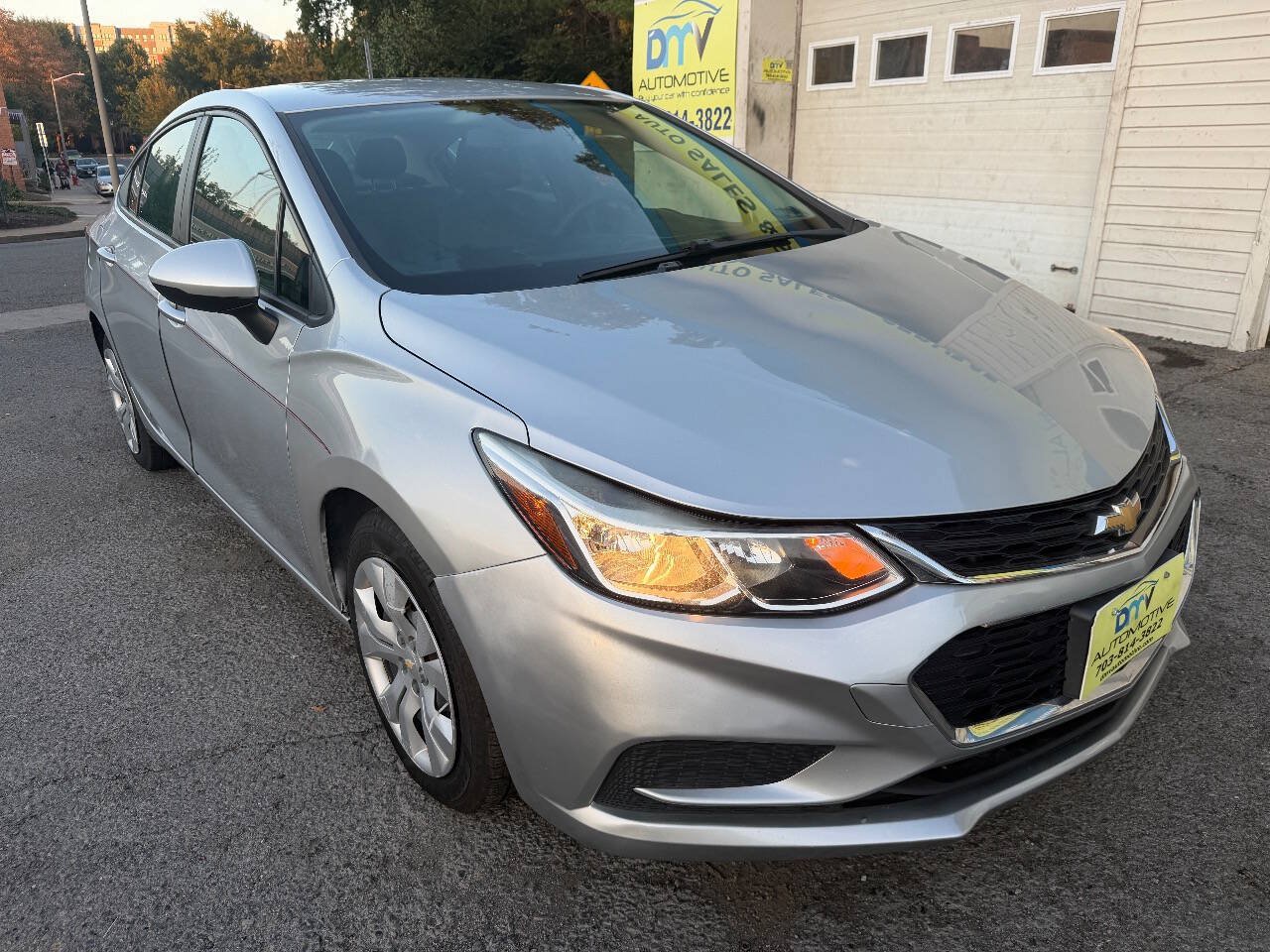 Used 2017 Chevrolet Cruze LS FWD image 7