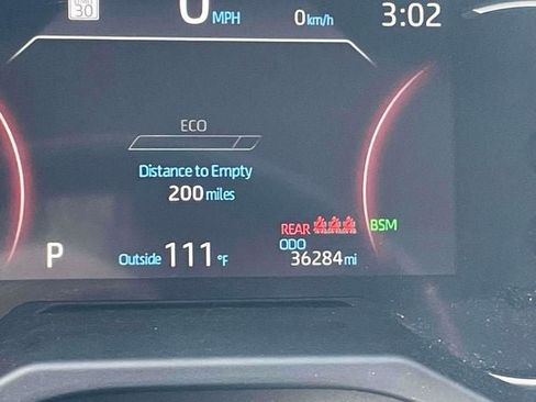 Used 2025 Toyota RAV4 XLE AWD/4WD image 28
