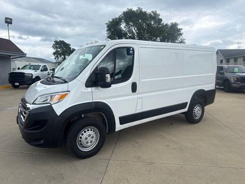 Used 2025 RAM ProMaster 2500 w/ U-Haul Equipment Group FWD image 7