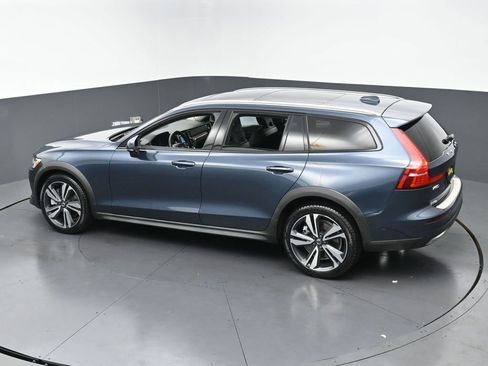 Used 2023 Volvo V60 B5 Cross Country Plus w/ Climate Package AWD/4WD image 41