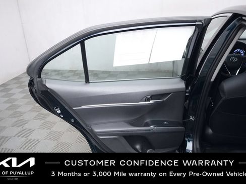 Used 2019 Toyota Camry LE w/ Convenience Package FWD image 11