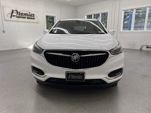 Used 2018 Buick Enclave Premium AWD/4WD image 2
