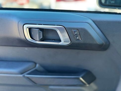 Used 2025 Ford Bronco Outer Banks image 17