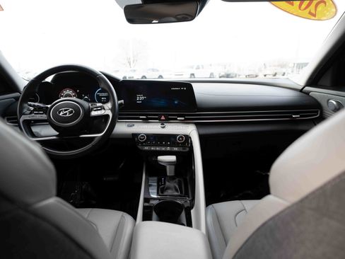 Used 2023 Hyundai Elantra Limited image 20