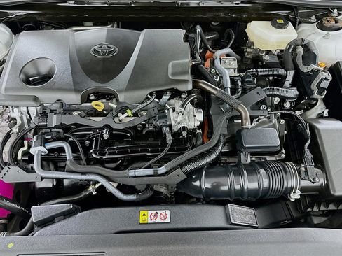 Used 2025 Toyota Camry XSE FWD image 33