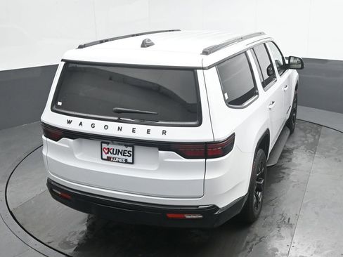 Used 2025 Jeep Wagoneer Series II image 38