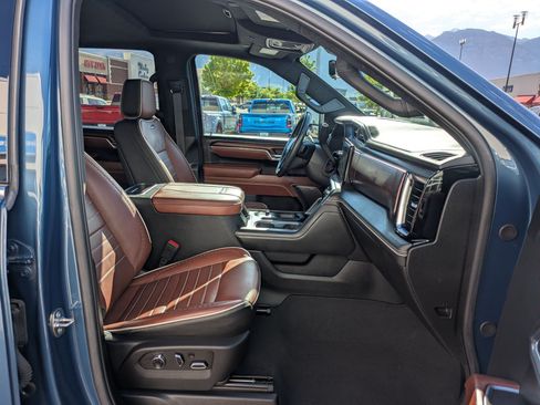 Used 2024 GMC Sierra 3500 Denali Ultimate AWD/4WD image 35