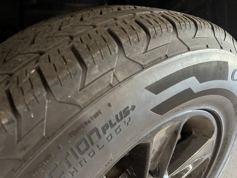 Used 2022 Jeep Wrangler Unlimited Sahara AWD/4WD image 11