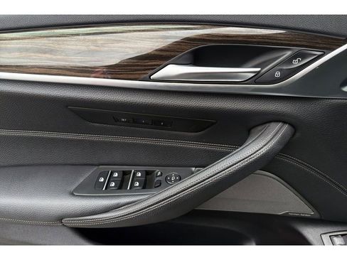 Used 2021 BMW 540i w/ M Sport Package image 11