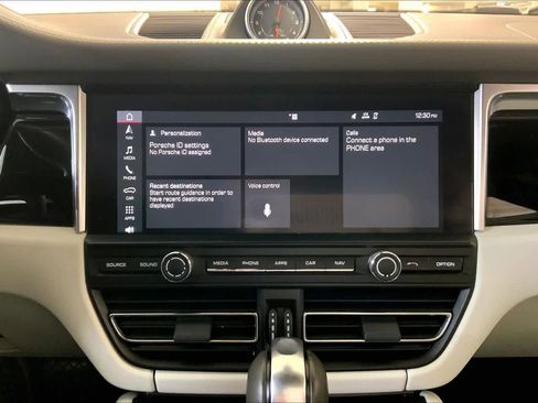 Used 2019 Porsche Macan image 34