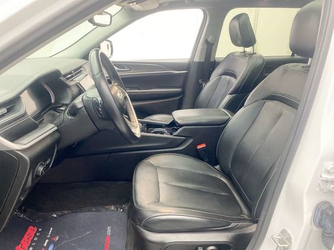 Used 2021 Jeep Grand Cherokee L Limited AWD/4WD image 14