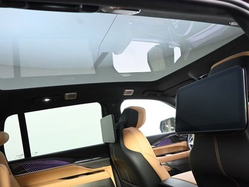 New 2025 Cadillac Escalade IQ Luxury 2 AWD/4WD image 17