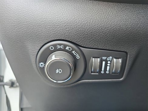 New 2026 Jeep Compass Latitude image 25