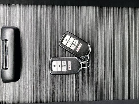 Used 2016 Honda Pilot Elite image 37