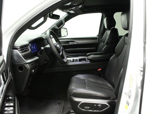 Used 2023 Jeep Wagoneer Series II RWD image 14