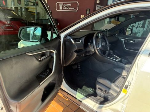 Used 2021 Toyota RAV4 XSE w/ XSE Grade Weather Package AWD/4WD image 17